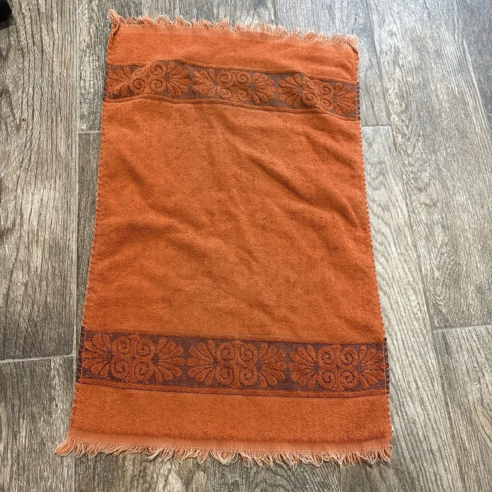 Vtg Cannon Monticello Burnt Orange Hand Towel Sculpted Fringe Made USA 16x24